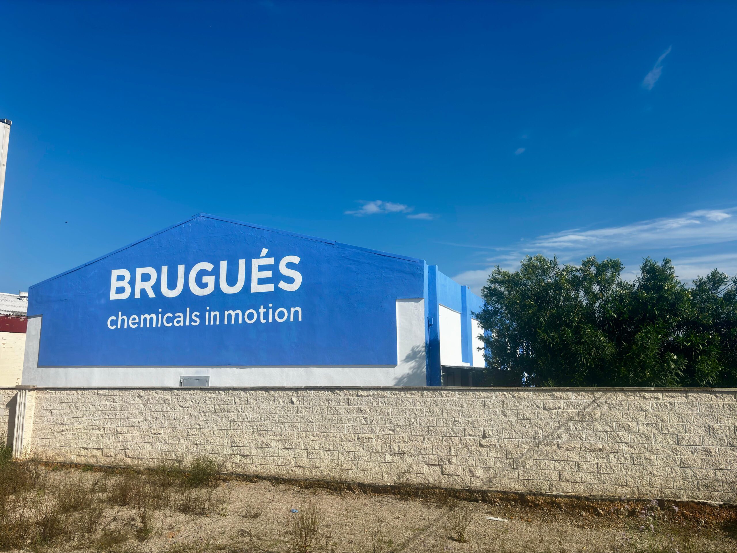 Trabajo de rotulación para Brugués por proyecta pintura 3