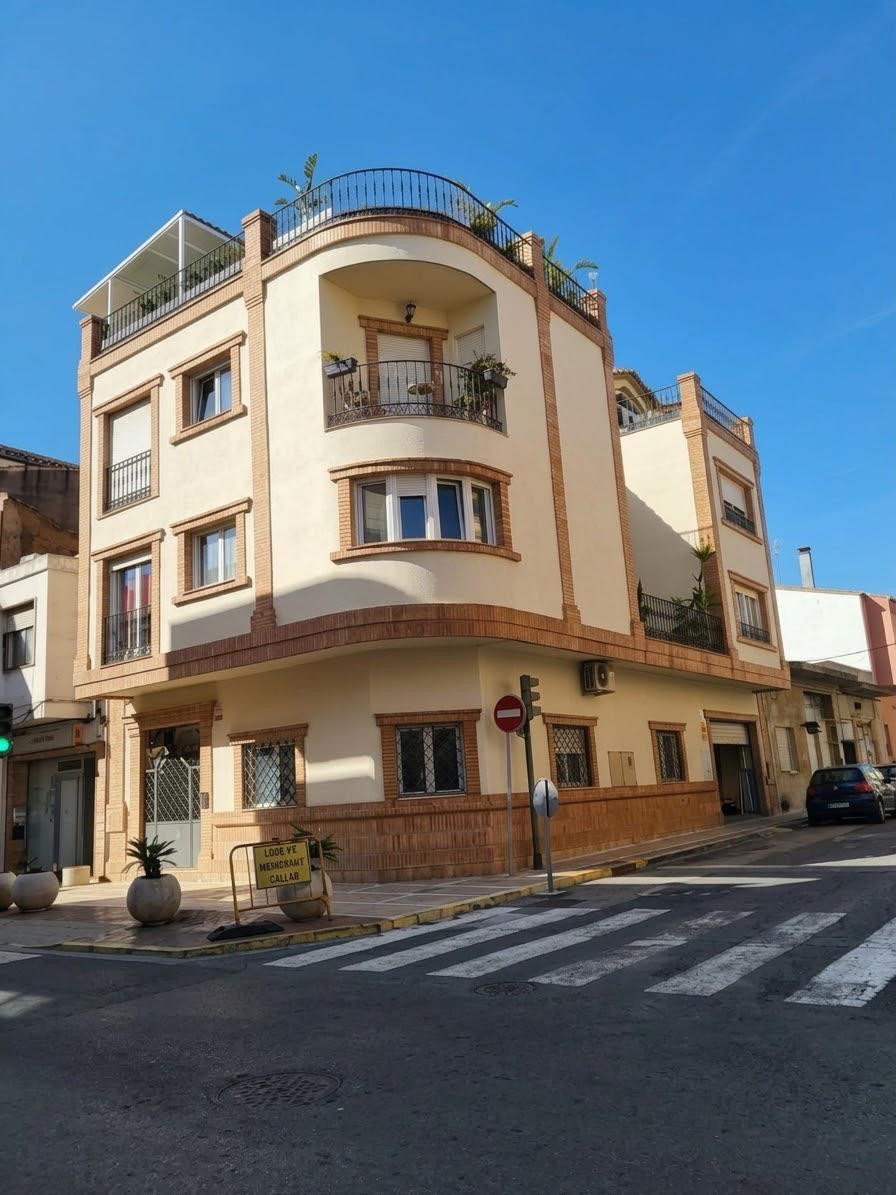 Fachada de la vivienda en Alginet totalmente rehabilitada tras la DANA